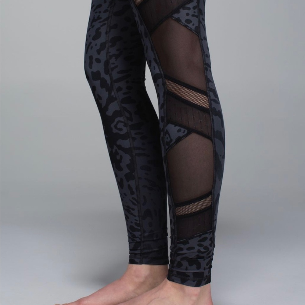 Lululemon Just Breathe legging Mesh Vent Like New